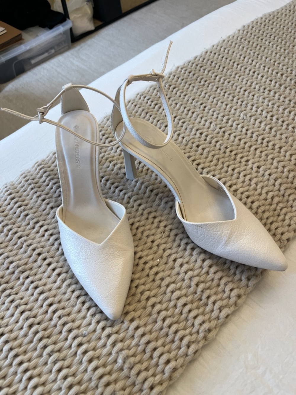 Pointed heels